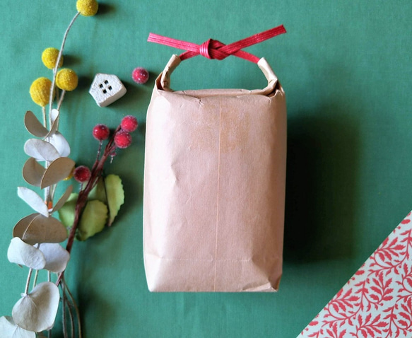 【クリスマスラベル】米袋みたいな紙袋５枚セット。お菓子のプレゼントに。おにぎりやお菓子を入れてお出かけにも。 2枚目の画像