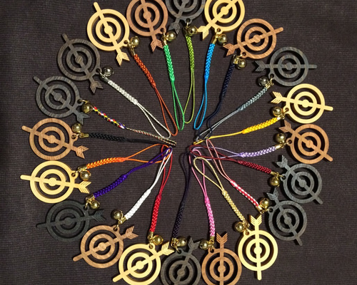 弓道 縁起物 カラフル的中(あたりや)キーホルダー キーホルダー わかく