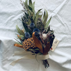 送料無料 深い森の針葉樹薫る落ち着いた雰囲気の蒼いクリスマスリース