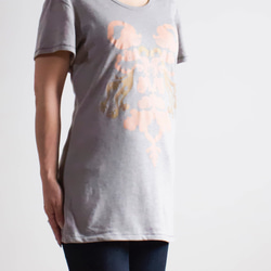 Tシャツ　M/Lサイズ　グレー　ローシャッハ２　オルタナティブアパレル　ピンクとゴールドのプリント　シエリンダ 2枚目の画像