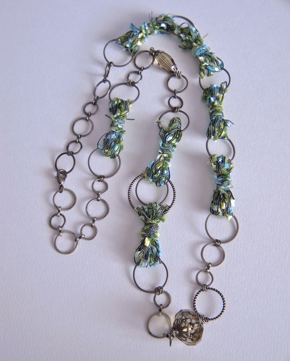 ＜価格変更＞緑の糸のネックレス 2枚目の画像