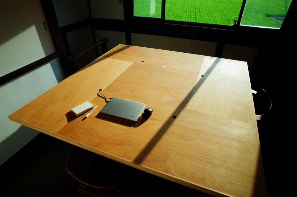 かざぐるまのテーブル /PINWHEEL TABLE