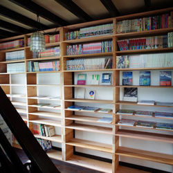 積み板の棚 /STACKED TIMBER SHELF 1枚目の画像