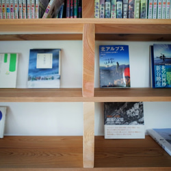 積み板の棚 /STACKED TIMBER SHELF 3枚目の画像