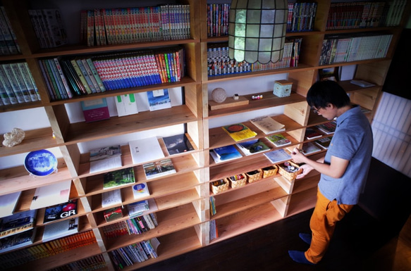 積み板の棚 /STACKED TIMBER SHELF 5枚目の画像