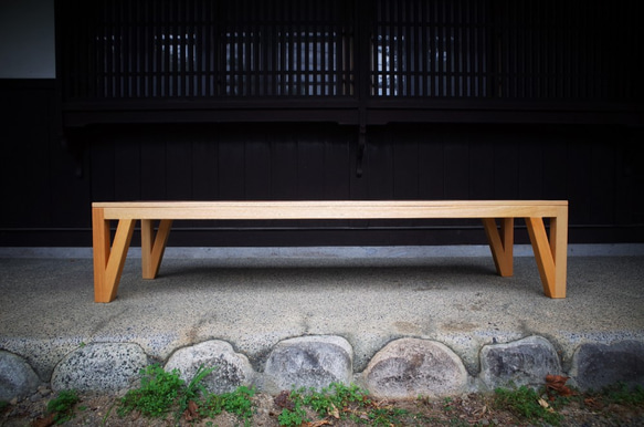 三角脚のベンチ /ANGLE BRACE BENCH 1枚目の画像