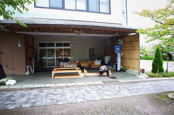 三角脚のベンチ /ANGLE BRACE BENCH 6枚目の画像