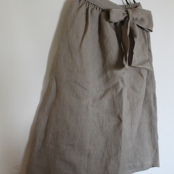 手染めリネン　リボンベルトのギャザースカート（ヌガー） 4枚目の画像