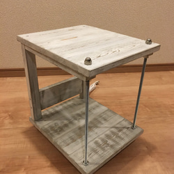サイドテーブル ローテーブル シャビー 白 ホワイト オーダー コンセント付き 2枚目の画像