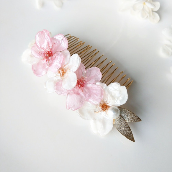 Everpink Sakura. 本物のお花　ソメイヨシノと早咲き桜の髪飾り　簪ヘアコーム　コットンパール/リーフ　 3枚目の画像