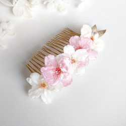 Everpink Sakura. 本物のお花　ソメイヨシノと早咲き桜の髪飾り　簪ヘアコーム　コットンパール/リーフ　 4枚目の画像