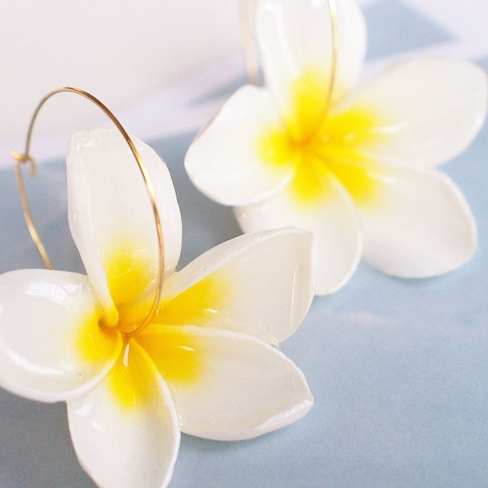 ぐみ様　ゼクシィ掲載 flua butterfly flower ピアス ぐみ様 ゼクシィ掲載 flua butterfly flower ピアス