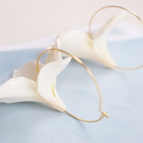 受注制作】Plumeria. 本物のお花 プルメリアのフープピアス