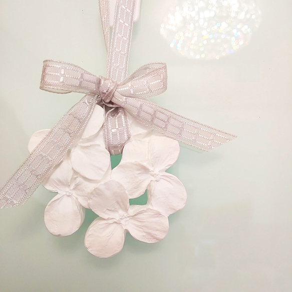 【送料無料】リボン付き紫陽花のアロマストーン 3枚目の画像