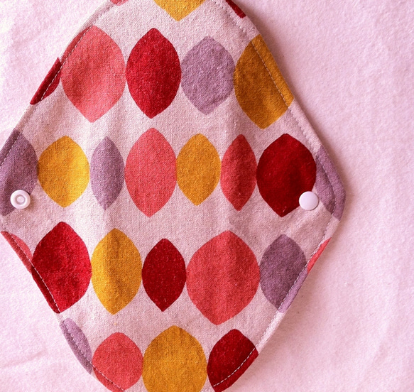 一体型布ナプキン 1枚 ++ カラードロップ レッド・イエロー 1枚目の画像