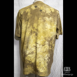 (XL)手染め+プリント一点もの MADCAT黒猫 半袖Tシャツ「黄茶」（1-337） 2枚目の画像