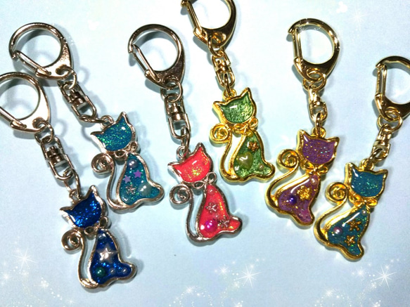 【sawasawa様】902.天然石　和柄　じゃれ猫　レジン　キーホルダー sawasawa様】902.天然石 和柄 じゃれ猫 レジン キーホルダー