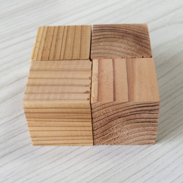 ▦きのかたち／cube「身近にある木たち（あ）：杉、桧、檜葉、栴檀」│インテリア 無垢材 標本 キューブ 立体 2枚目の画像