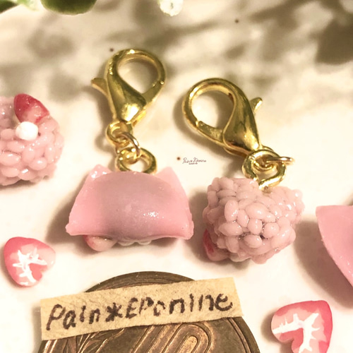 1017】桜もちのチャーム／ストラップ