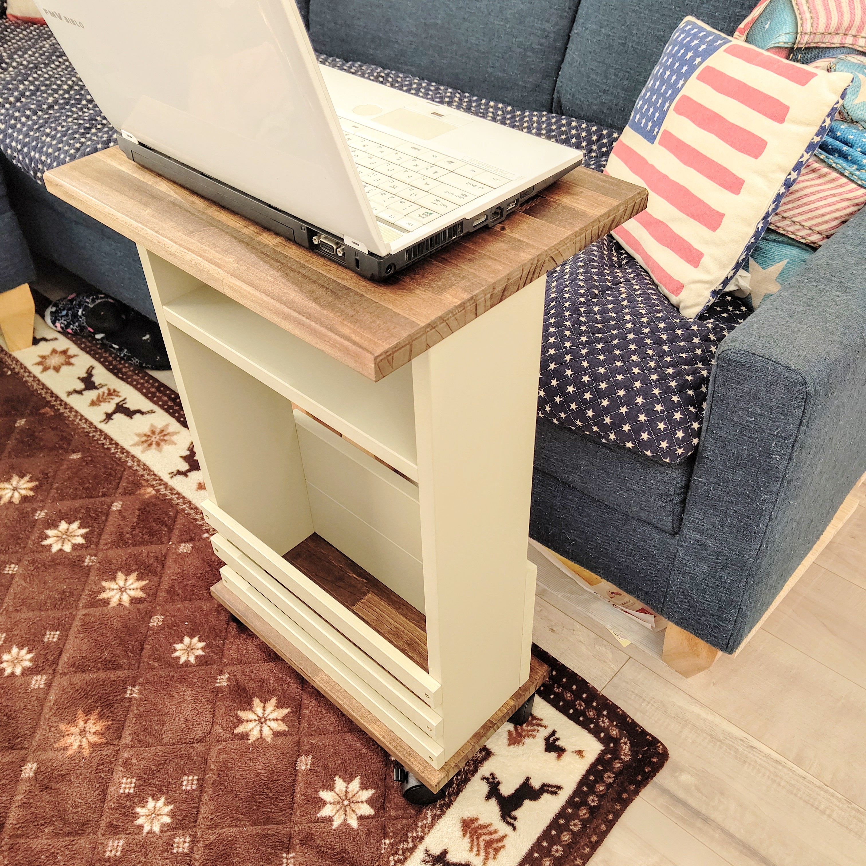 パソコンが置ける！カフェ風 サイドテーブル