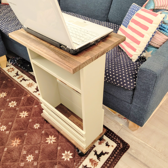 木製サイドテーブル　カフェテーブル 木製 サイドテーブル カフェテーブル ナイトテーブル 高さ44.5cn 三角