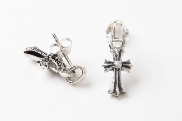 【Brilliant. J】シルバー silver 925 ピアス ゴシック クロス プラス 十字架 ドロップ型 3枚目の画像