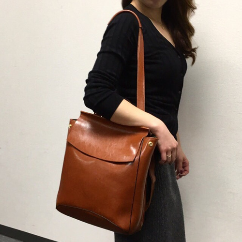 柔らかい上質な本革の大きめ3wayリュック&ショルダー リュック