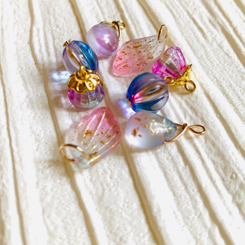 No.358 チェコガラスビーズのカン付チャーム 4ペア分 ピアス