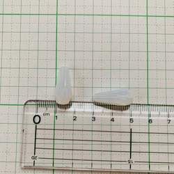 No.196 ☆増量☆多面カット 雫型 ガラスビーズ ミルキーホワイト 6個セット 5枚目の画像