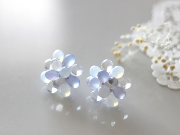 drops earrings (snow) 1枚目の画像