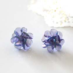 flower earrings (violet) 2枚目の画像