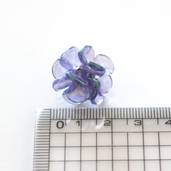 flower earrings (violet) 4枚目の画像