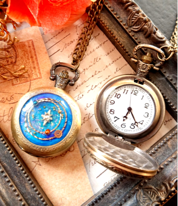 君と見た三日月の蓄光懐中時計 ペンデュラム　蓄光アクセサリー✴︎ 君と見た三日月の蓄光懐中時計 ペンデュラム 蓄光アクセサリー