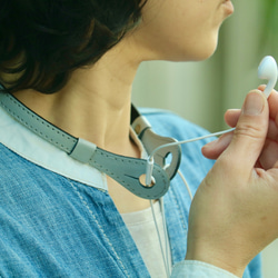 Renewal !! 耳機頸托 iHooc 高級版 (灰色) 第2張的照片