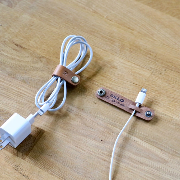 一組 3 個簡易電線固定器，可防止電線遺失（免費首字母雕刻） 第1張的照片