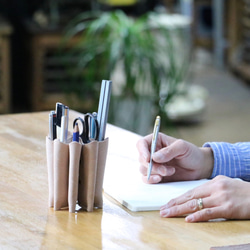 革のペンスタンド 6枚目の画像