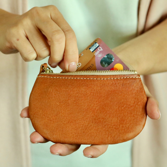 舒適但實用！適合手掌大小的皮革緊湊型皮夾（附鑰匙圈）[駝色] 第1張的照片