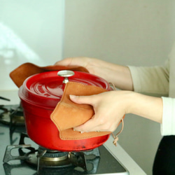 可雙手使用的皮革隔熱墊！ 第3張的照片