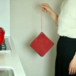 可雙手使用的皮革隔熱墊！ 第4張的照片