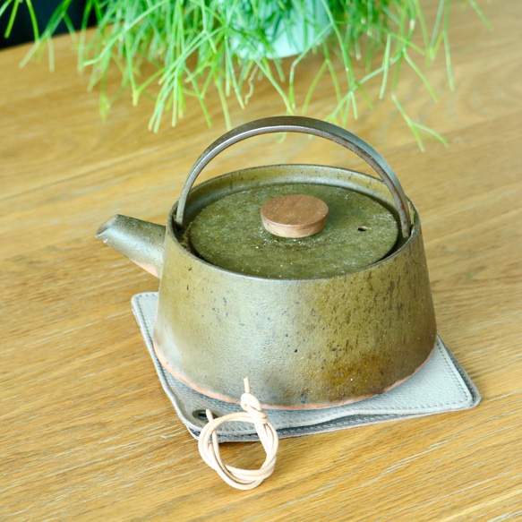 可雙手使用的皮革隔熱墊！ 第6張的照片