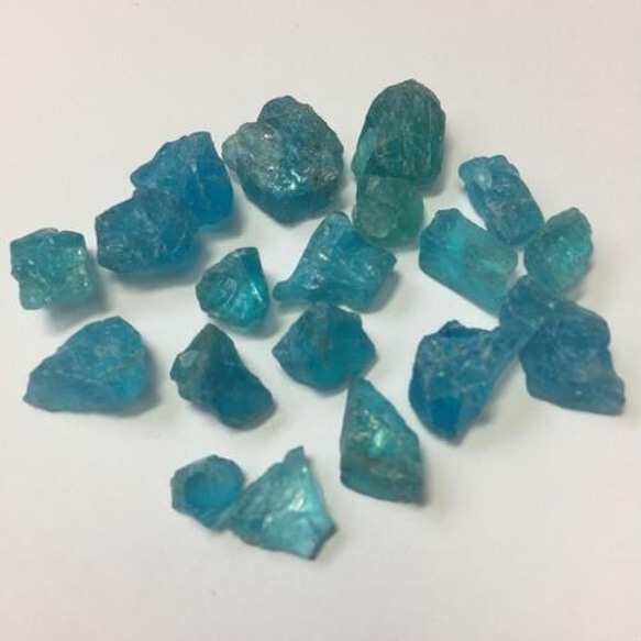 アパタイト 原石 10ct マダガスカル産 1枚目の画像