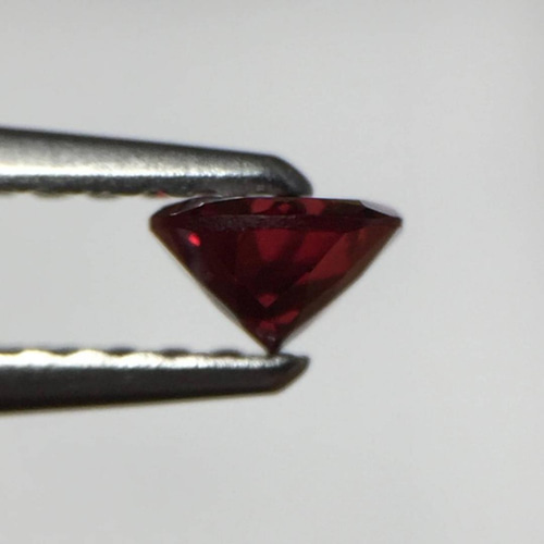 良品 レッドスピネル ルース 0.384ct 無処理 ワインレッドカラーが 
