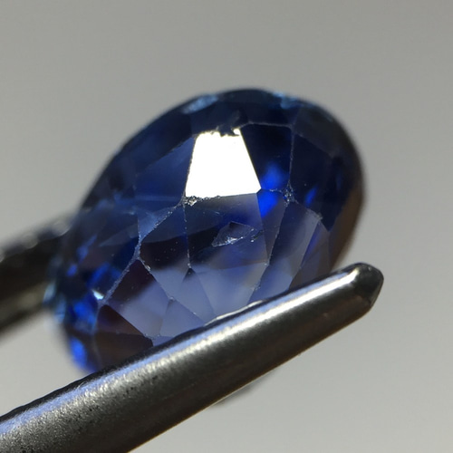 専用出品】大粒 ブルーサファイア ルース 3.418ct 紫がかった青色が 