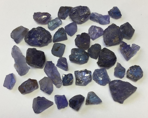 タンザナイト 原石　アフリカ産 タンザナイト 原石(宝石名タンザナイト)タンザニア産 7.30ct