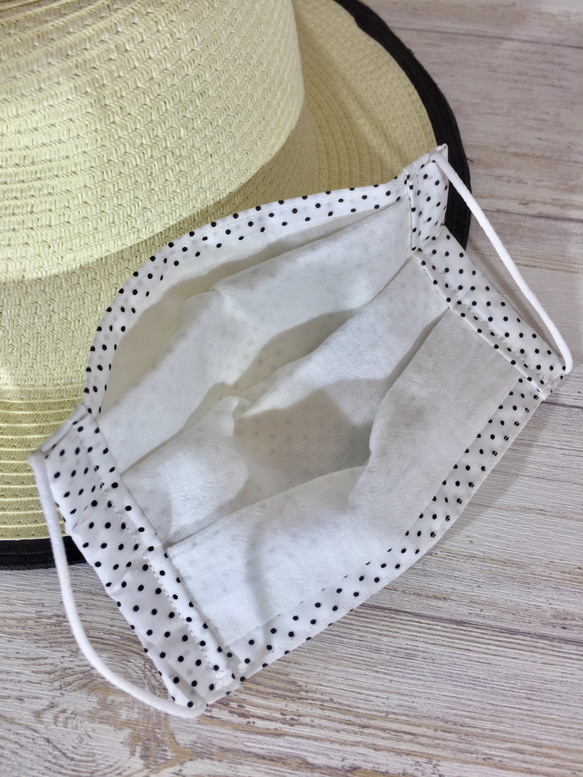 【大人べーシック】白×黒ドット 内側国産ダブルガーゼの可愛い布マスク 3枚目の画像