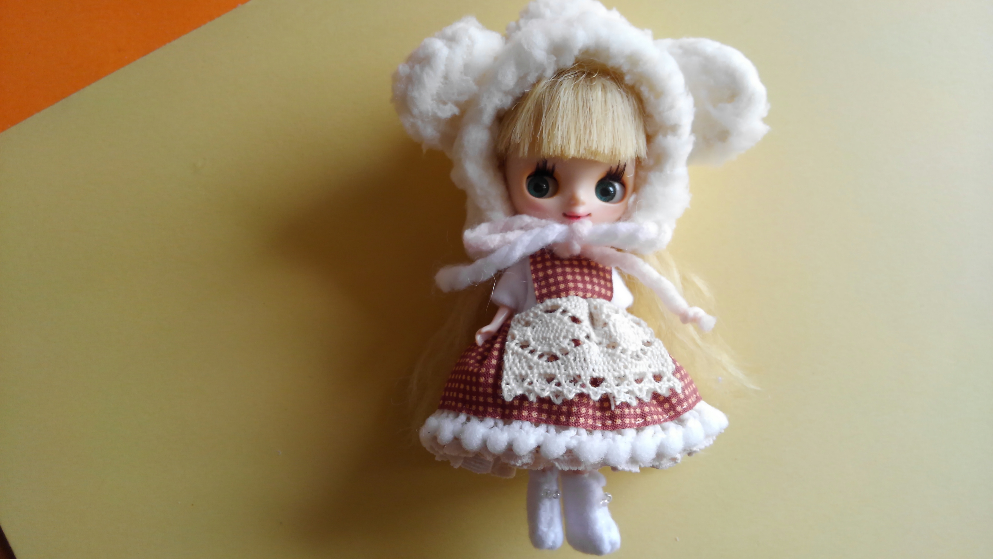 プチブライスサイズのお洋服 プチブライスサイズ 紺色と花柄のワンピース | りんごぽんのおみせ