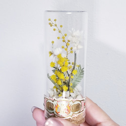 ミモザとアンモビューム 春のガラス瓶アレンジ 5枚目の画像