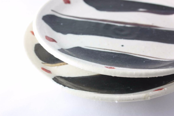 パスタなどのワンプレート料理に【平皿（中）　あぜ道】 1枚目の画像