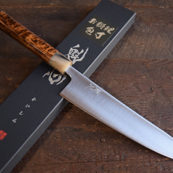 特別価格 鍛造ステンレス銀三鋼 牛刀 210mm 杉虎杢 拭き漆 白水牛八角
