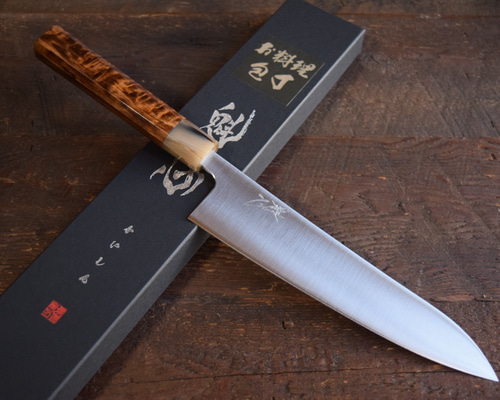 特別価格 鍛造ステンレス銀三鋼 牛刀 210mm 杉虎杢 拭き漆 白水牛八角